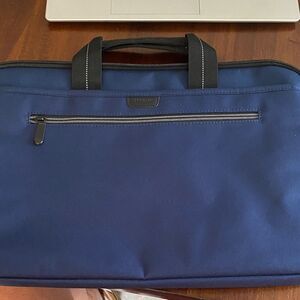 NWOT Targus 17” Navy Laptop Bag